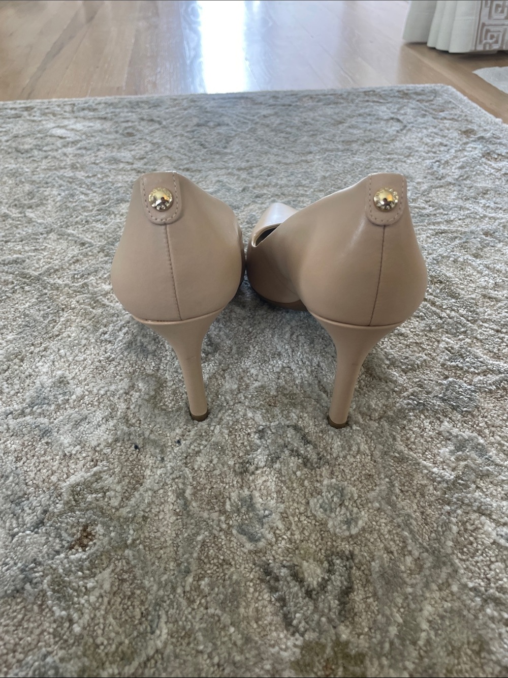 Michael Kors Nude Dorothy Flex Pointed-Toe Heel Pump - Picture 7 of 7